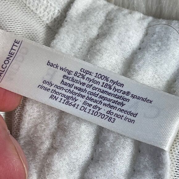 Cacique Off White Overlay Beige Balconette Bra Sz 44DDD - Picture 6 of 7